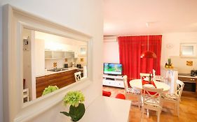 Apartment Lyra